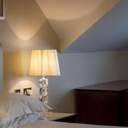 Castle Hotel, Bw Signature Collection Hotel 4*