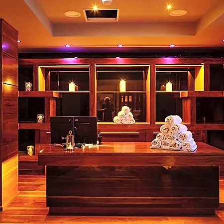 Hotel Castle & Leisure Club, Bw Premier Collection 4*