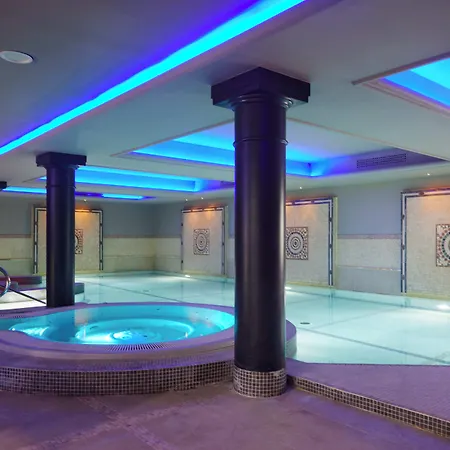 Castle & Leisure Club, Bw Premier Collection Hotel 4*