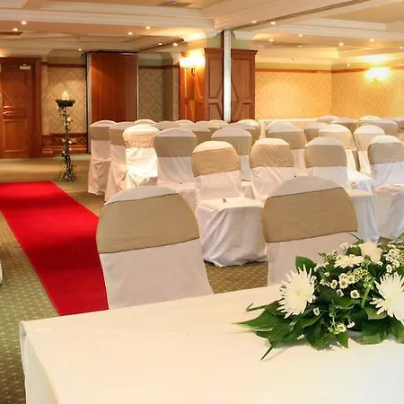 Castle & Leisure Club, Bw Premier Collection 4*