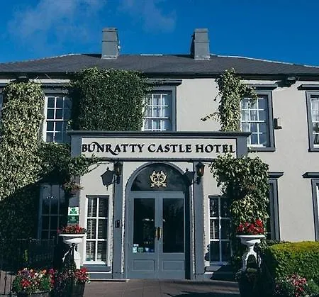 Castle Hotel, Bw Signature Collection