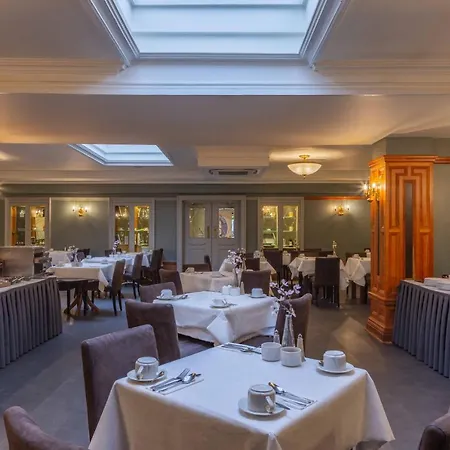 Castle Hotel, Bw Signature Collection