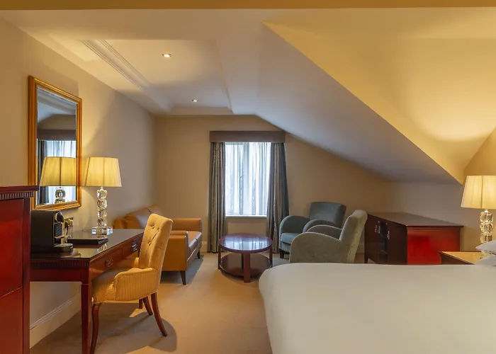 Castle Hotel, Bw Signature Collection 4* Бунратти