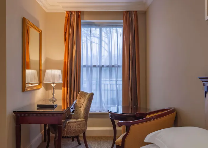 Castle Hotel, Bw Signature Collection Отель Бунратти