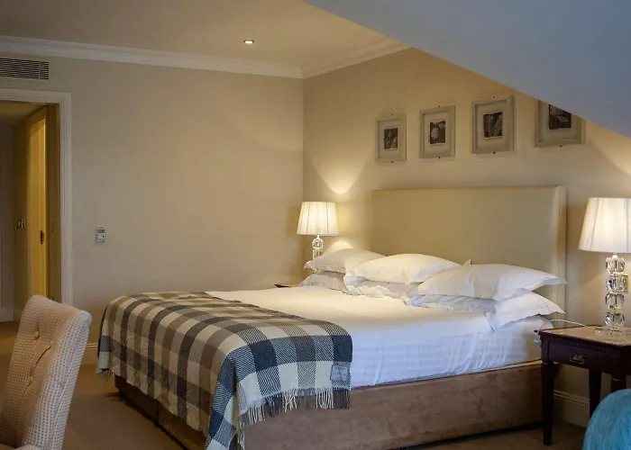 Castle Hotel, Bw Signature Collection