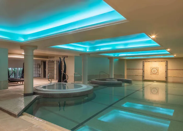 Castle Hotel, Bw Signature Collection