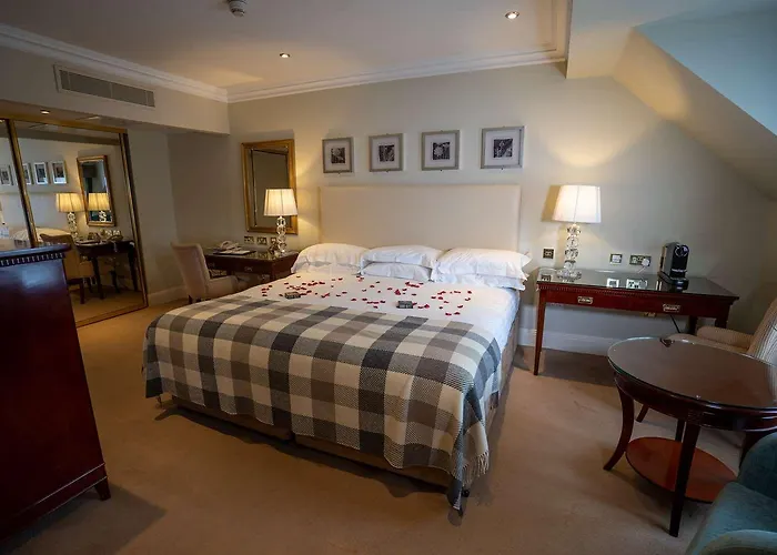 Castle Hotel, Bw Signature Collection Отель 4*