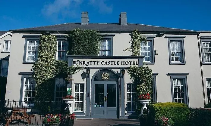 Castle Hotel, Bw Signature Collection