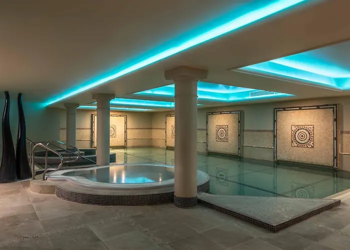 Castle Hotel, Bw Signature Collection 4*